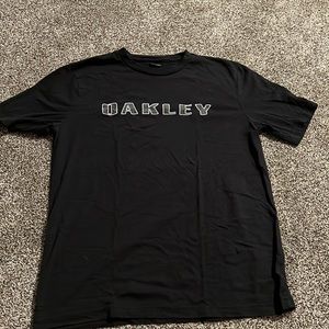 Oakley t shirt